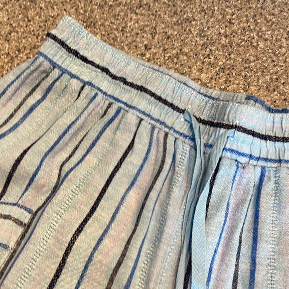 Wide legged pants size L. - Picture 5 of 6